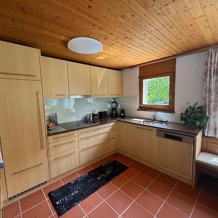 Large Vacation With Mountain Views 아파트 Quarten