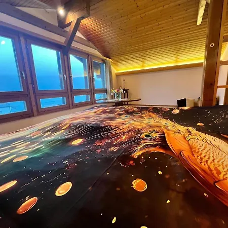 Large Vacation With Mountain Views *