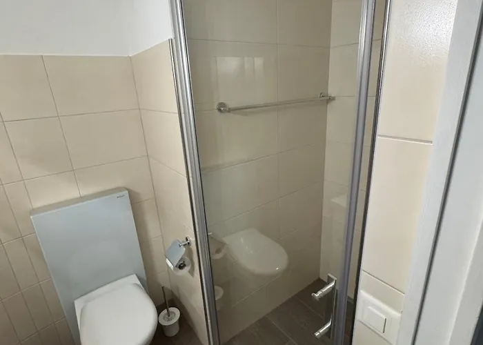 Large Vacation With Mountain Views *