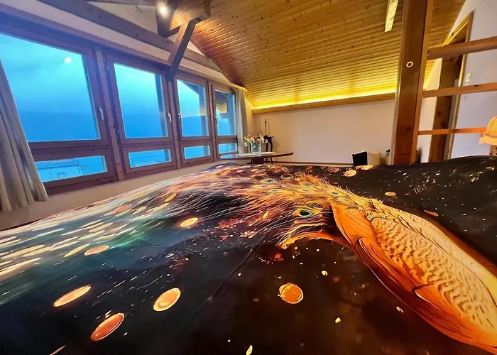 Large Vacation With Mountain Views *